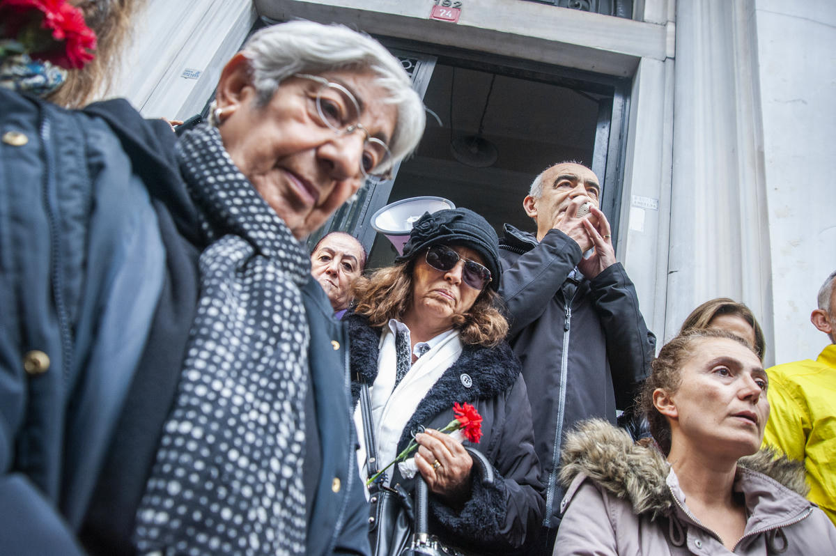 Խիղճն է, որ կը դժգոհի